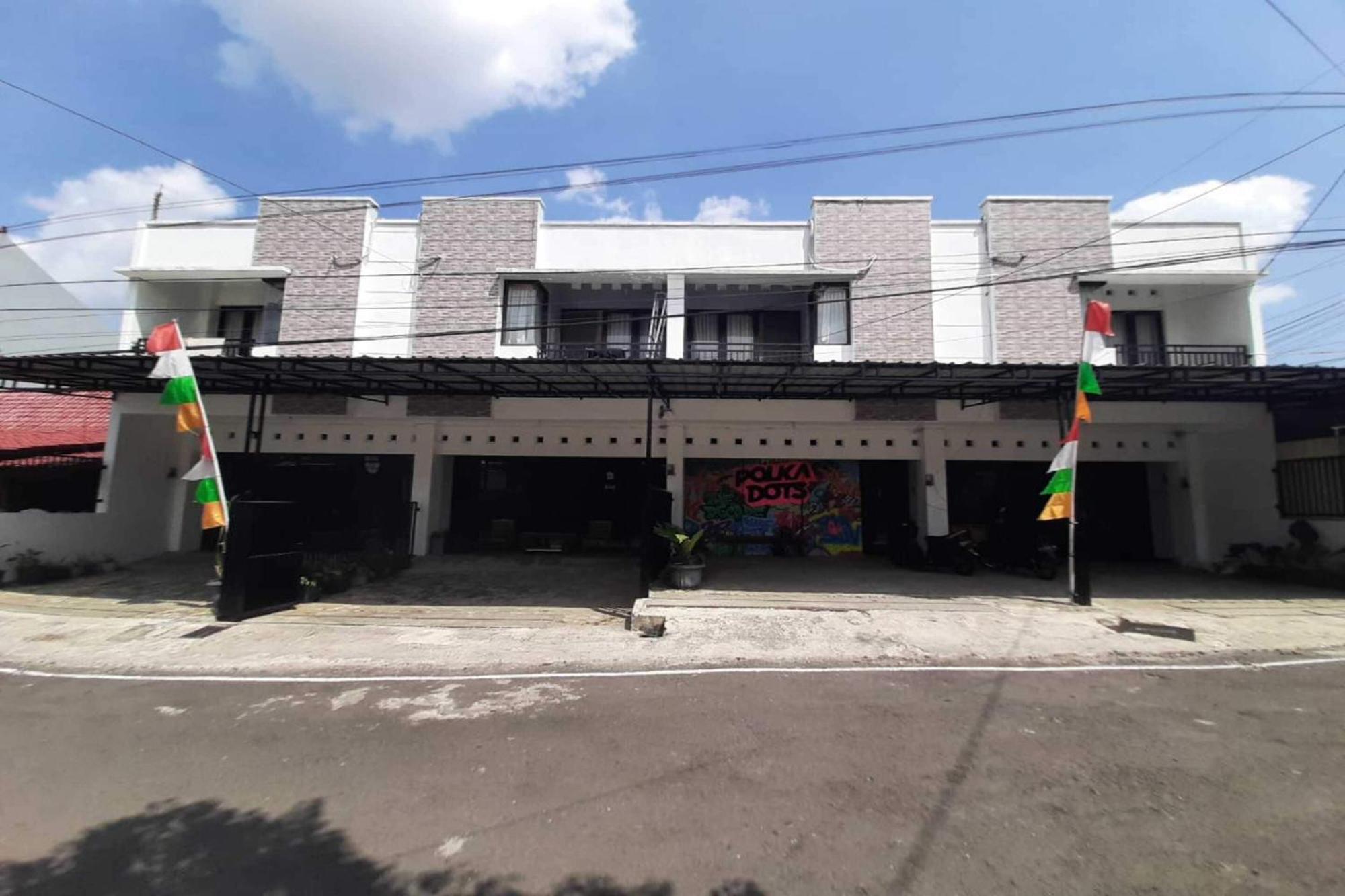 Capital O 94246 Rose 50 Homestay Purwokerto Exterior photo